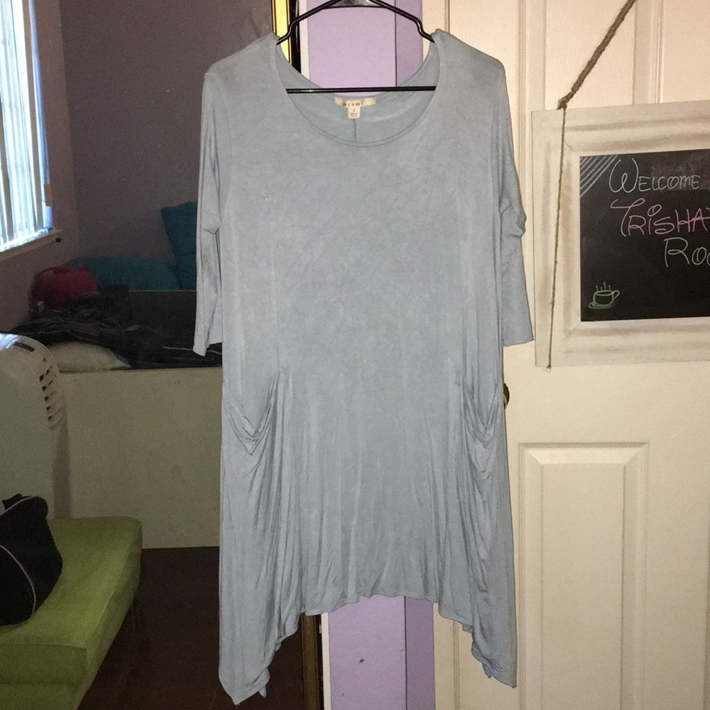 Francesca’s light blue dress